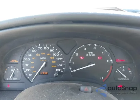 2002 Saturn S-Series Sl2 z USA, uszkodzony, nr VIN 1G8ZK52722Z132470